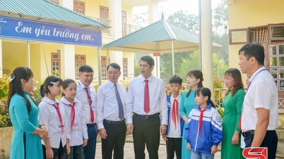 Song Khua Primary and Secondary School is determined to successfully carry out its tasks for the new school year.