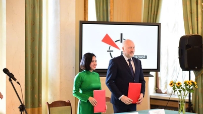 Ceremonia de semnare a Acordului de Cooperare și vernisajul expoziției „Ho Și Min – Portretul unui bărbat” în Federația Rusă