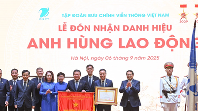 [Foto] Perdana Menteri Pham Minh Chinh menghadiri Ulang Tahun ke-80 Kumpulan Pos dan Telekomunikasi Vietnam