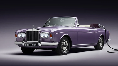 Η Rolls-Royce Corniche «αναγεννήθηκε» με ηλεκτροκινητήρα, έχει αυτονομία άνω των 480 χλμ./φόρτιση