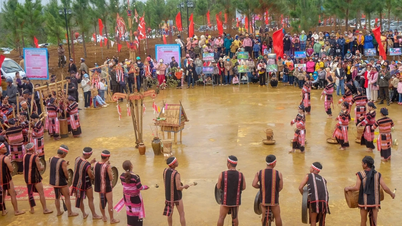 Hòa tiếng cồng chiêng vang vọng đại ngàn