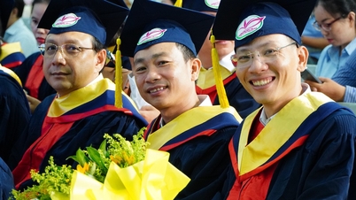 Universitatea Tay Do a acordat diplome de masterat la 102 studenți