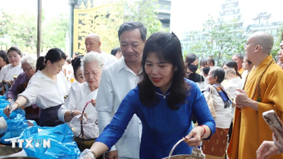 Đại lễ Vu Lan báo hiếu: Gìn giữ văn hóa, thắt chặt tình đoàn kết Việt-Lào