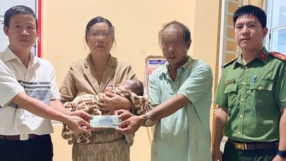 Ibu penderita gangguan jiwa yang menggendong bayi berusia 2 bulan dan berkeliaran dipertemukan kembali oleh Kepolisian Sektor