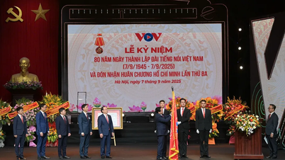 Thủ tướng trao tặng Huân chương Hồ Chí Minh cho Đài Tiếng nói Việt Nam