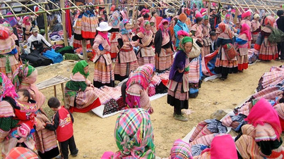 Mercado de outono na terra de Muong