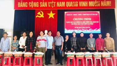Xã Tân Tập tặng 600 phần quà cho các hộ dân có hoàn cảnh khó khăn