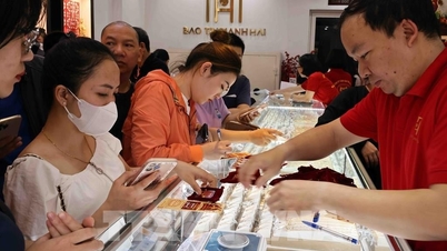 El precio del oro cae tras la directiva del Primer Ministro