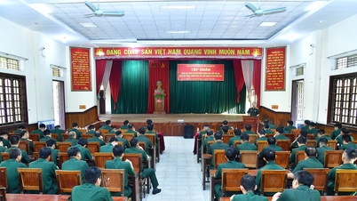Latihan lanjutan mengenai kawalan kenderaan laluan air pedalaman dan kerja mencari dan menyelamat