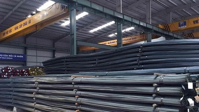 Giá thép hôm nay 1/1/2026: Thị trường nội địa đi ngang, giá thế giới tiếp tục giảm sâu