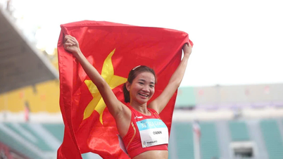 Nguyen Thi Oanh și Bui Thu Ha concurează la cel mai mare semimaraton internațional din Vietnam.