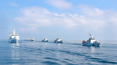 Marching on New Year's Day to protect maritime security.