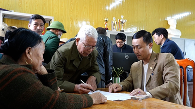 Quy Mong Commune: Over 940 people received gifts to celebrate the Party Congress and Lunar New Year.