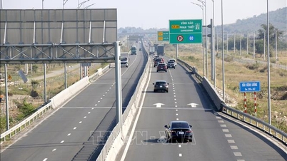Operación de prueba del sistema de transporte inteligente en la autopista Vinh Hao - Phan Thiet.