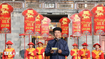 Anunciando el Festival Hue 2026 y recreando la ceremonia Ban Soc de la dinastía Nguyen.