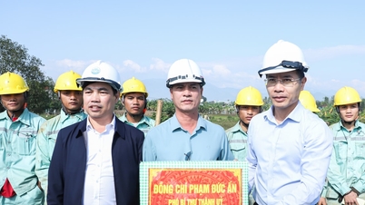 Președintele Comitetului Popular al orașului Da Nang inspectează progresul proiectelor cheie de transport.