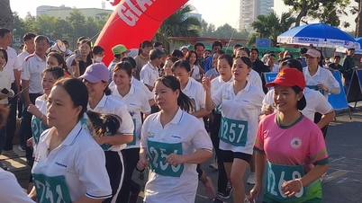 មនុស្សពេញវ័យ និងកុមារជាង ១.០០០ នាក់បានចូលរួមក្នុងការប្រណាំងឆ្លងប្រទេស ដើម្បីអបអរសាទរជ័យជម្នះនៅ Ap Bac។