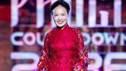الممثلتان Tú Oanh و Minh Cúc عارضة الأزياء لعرض أزياء المصمم Cao Minh Tiến للعام الجديد.