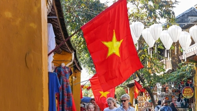 Destinațiile turistice din Da Nang au fost pline de vizitatori în prima zi a noului an 2026.
