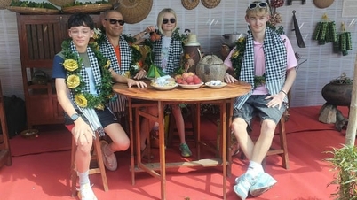 Vinh Long wita pierwszą grupę turystów zagranicznych w ramach „inauguracji” prowincji.