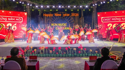 El barrio de Thuc Phan se llena de actividad con el programa cultural de Nochevieja 2026 - Periódico online Cao Bang