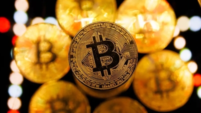 Een absurd scenario: Bitcoin overtreft goud in 2026, ondanks dat het net een catastrofe heeft overleefd.