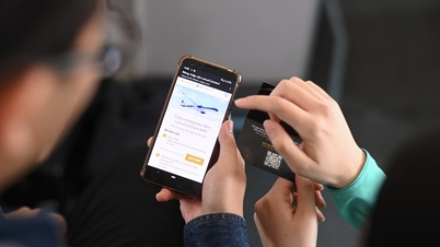 Vietnam Airlines officially offers internet service on its flights.