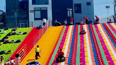 Plus de 1 800 billets gratuits pour l'aire de jeux « Playground for Children » ont été distribués aux enfants de Dak Lak.