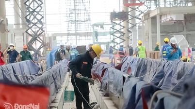 Prace budowlane trwały przez cały okres noworoczny, a ich głównym celem była instalacja sprzętu w terminalu lotniska Long Thanh.