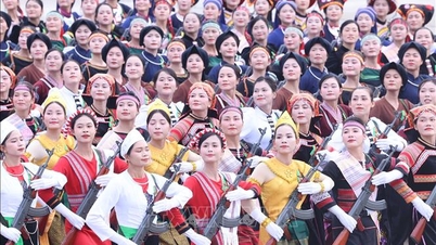 전 국민의 참여를 기반으로 강력하고 현대적인 국가 방위 시스템 구축을 위한 솔루션을 통합적으로 모색합니다.