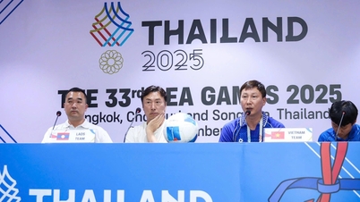 Kim Sang-siks besegrade motståndare har lämnat Laos landslag och U23-landslaget, utan någon ersättare ännu offentliggjord.