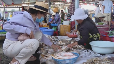 Рынок морепродуктов во время праздника Тет: растет как спрос, так и цены.