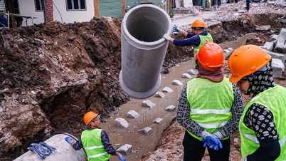 A munkások dacolnak a 13 Celsius-fokos hideggel, hogy az ünnepek alatt is siettessék az 1-es körgyűrű építését.