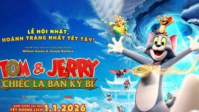 Tom et Jerry voyagent dans le temps jusqu'à la Cité interdite.