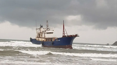 Ein fremdes Schiff trieb in die Gewässer vor der Provinz Quang Ngai.