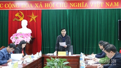 ในเดือนธันวาคม เลขาธิการพรรคประจำจังหวัดได้จัดการประชุมประจำเดือนกับประชาชน
