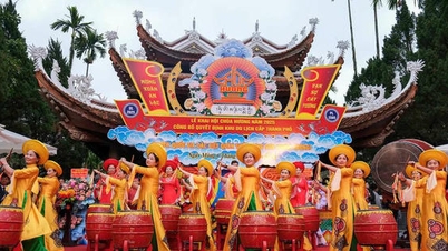 Pagoda Huong dalam perjalanannya untuk menjadi destinasi pelancongan kerohanian yang terkemuka di Asia Tenggara.