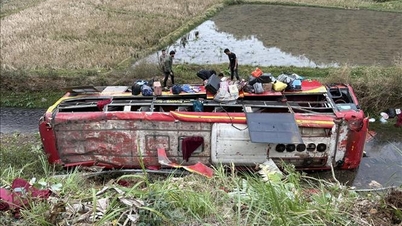 Elf mensen raakten gewond toen een passagiersbus kantelde op National Highway 37 in Son La.