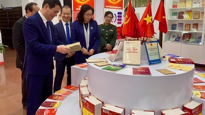Khai mạc Triển lãm tư liệu "Quốc hội Việt Nam - Hành trình 80 năm xây dựng và phát triển"