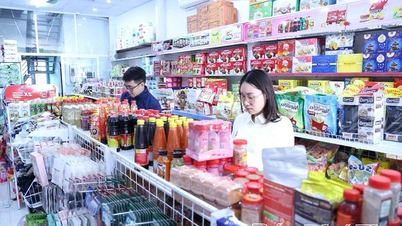 The commodity market is bustling at the end of the year.