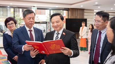 Phó Chủ tịch Quốc hội Nguyễn Khắc Định tham dự Lễ giới thiệu cuốn sách “80 năm Quốc hội Việt Nam - Những dấu ấn lịch sử”