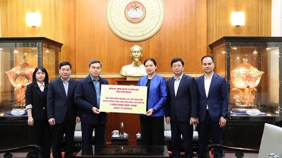 Tuyên Quang trao 1 tỷ đồng hỗ trợ lần 2 cho đồng bào miền Trung, Tây Nguyên