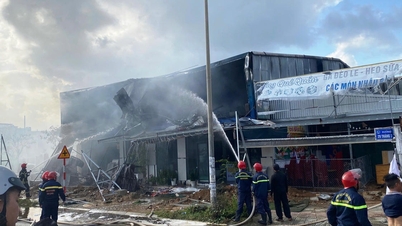 Un important incendie s'est déclaré dans un magasin de matériaux de construction, détruisant une grande partie des biens.