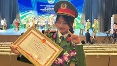 다오 여학생이 전국 역사 경시대회에서 1등을 차지한 후 경찰관이 되기까지의 여정.