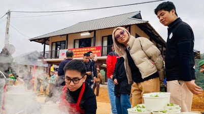 Pho Phat Tai, Pho Ta, Pho Thin Bo Ho... están llenos de preparativos, listos para llegar a Pho Yeu Thuong (Pho del Amor).