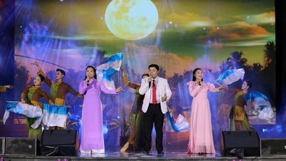 Menjaga kelestarian musik rakyat tradisional Vietnam Selatan di tingkat akar rumput.