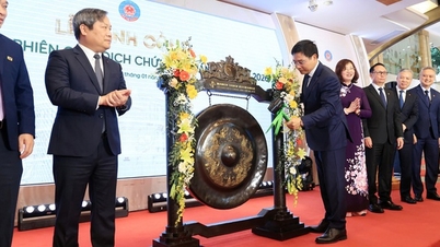 រដ្ឋមន្ត្រីក្រសួងហិរញ្ញវត្ថុ៖ លើកទឹកចិត្តវិនិយោគិនទីផ្សារភាគហ៊ុនឱ្យវិនិយោគសម្រាប់រយៈពេលវែង។