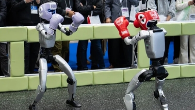 Kína bemutatta távirányítású harci robotját.