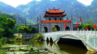 Di tích lịch sử và kiến trúc nghệ thuật Cố đô Hoa Lư