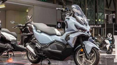 A SYM Husky SE több mint 68 millió VND-vel indult, ami a Honda ADV 150 "riválisa".